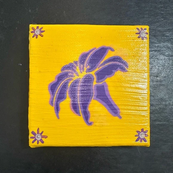 Hand Crafted Floral Painting - Picture 3 of 3